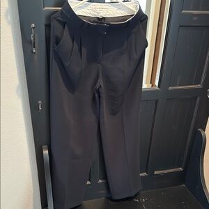 Aritzia - Elegant Black Women's Pants